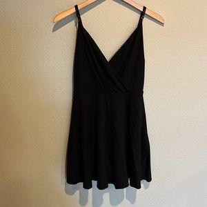 Detailed back black dress
